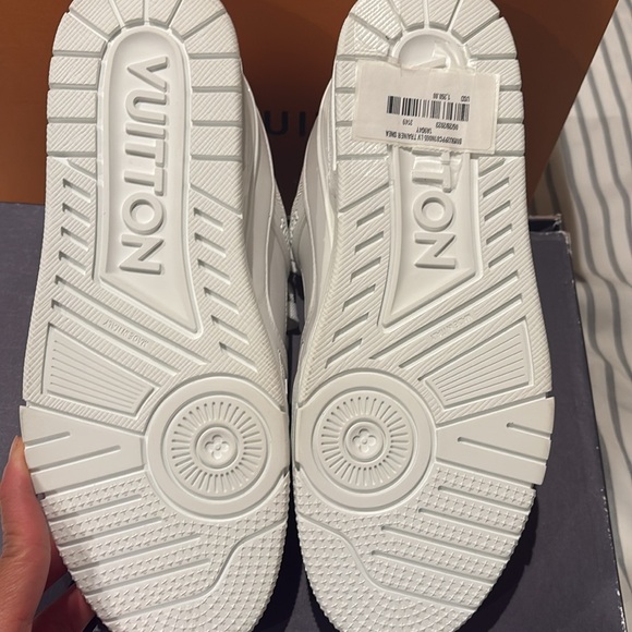 Louis Vuitton training sneaker - Picture 12 of 14